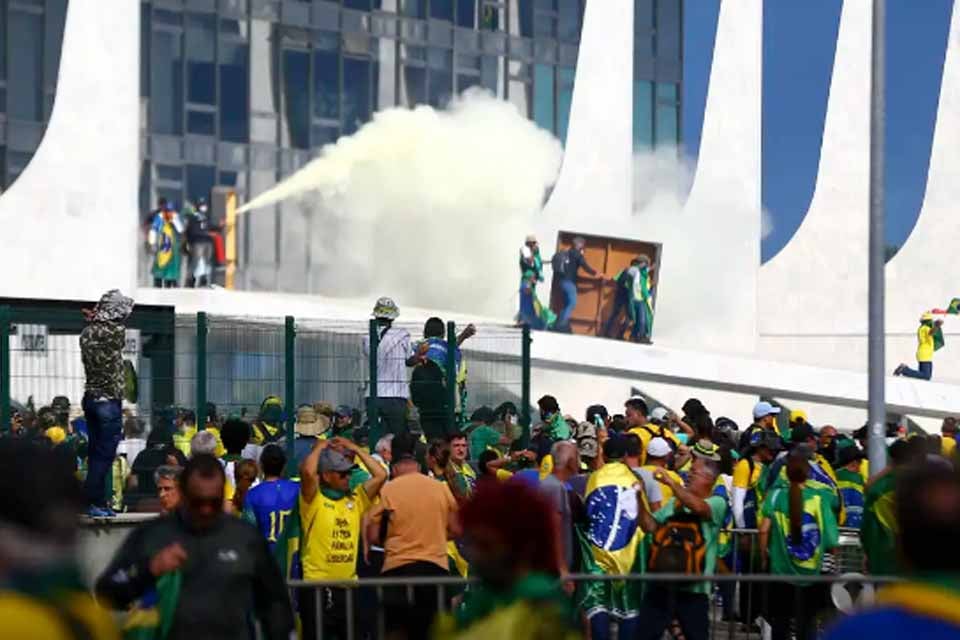 Justiça da Argentina começa a julgar brasileiros foragidos condenados por invasão em 8 de janeiro