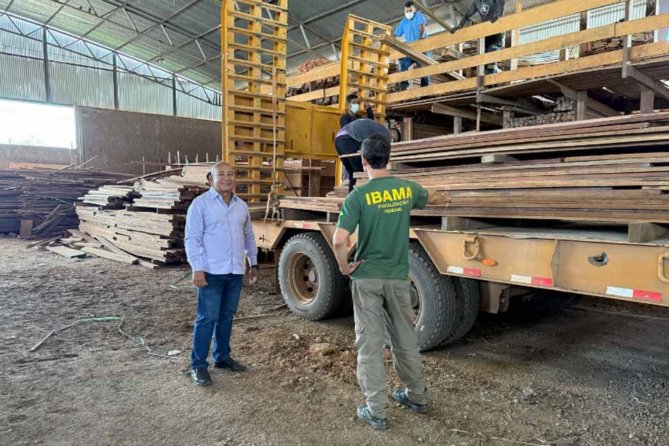 Prefeitura de Porto Velho recebe doação de mais de 600 metros cúbicos de madeira