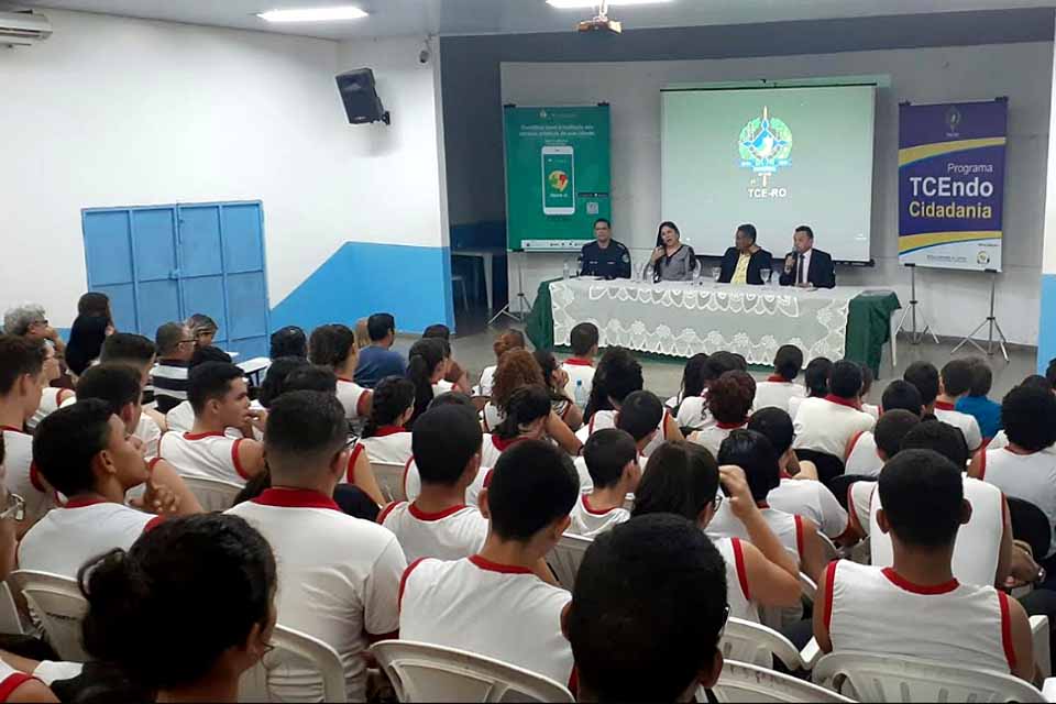 TCE retoma TCEndo Cidadania e anuncia que aplicativo Opine aí vai avaliar qualidade dos serviços prestados pelas escolas de Rondônia