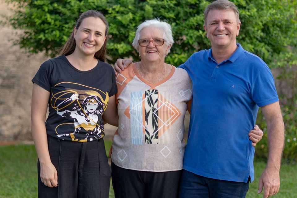 Deputado Luizinho Goebel presta homenagem ao Dia das Mães com mensagem especial