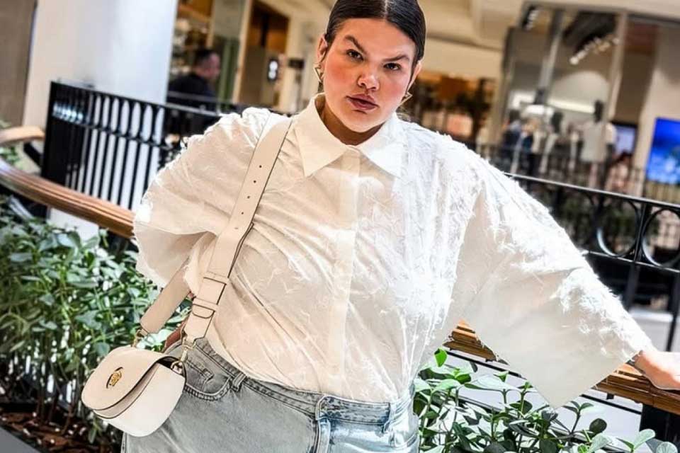 “Esperar um ano”, explica Thais Carla sobre cirurgias após emagrecimento