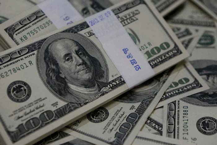 Dólar bate R$ 4 em meio a perspectivas eleitorais