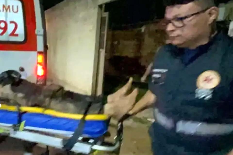 Homem é atacado a tiros por criminoso em carro na zona sul