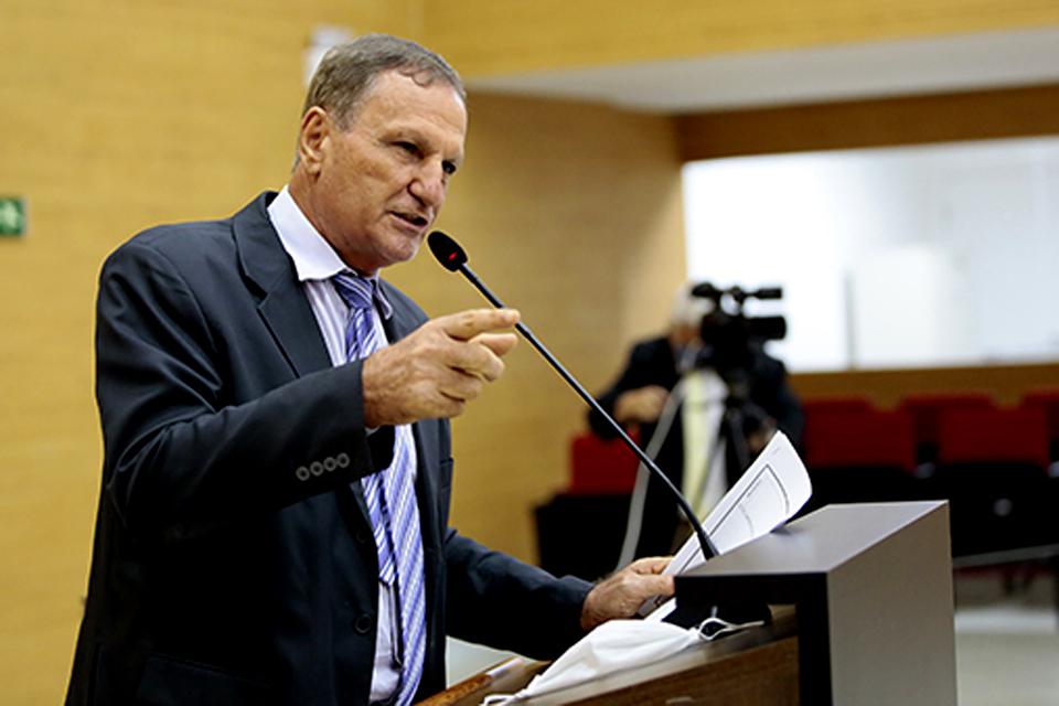 Adelino Follador defende projeto que regulariza ocupações em reservas