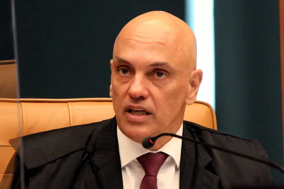 Justiça não pode agir como 'avestruz' e analisará 'abusos' nas redes sociais na eleição, diz Moraes