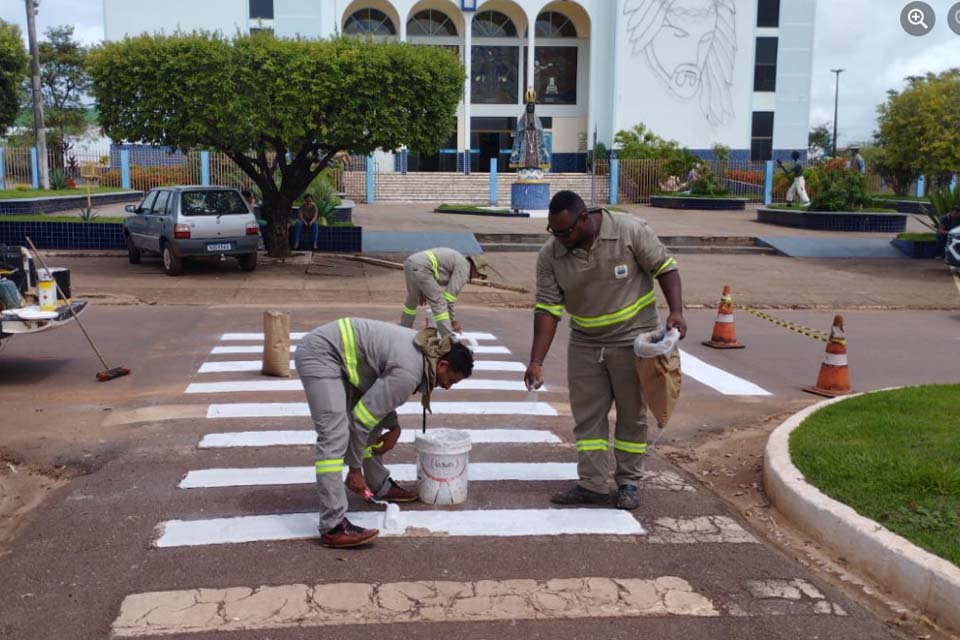 Coordenadoria Municipal de Trânsito revitaliza a sinalização de Trânsito em Rolim de Moura