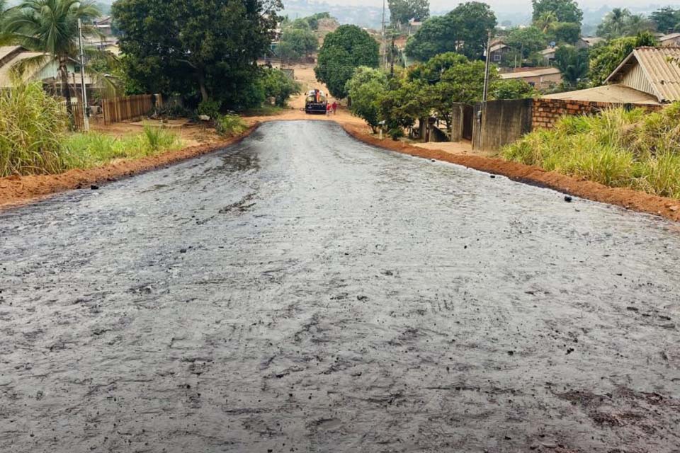 Rua Francisco Pantoja no setor 6 é imprimada e está pronta para receber capa asfáltica