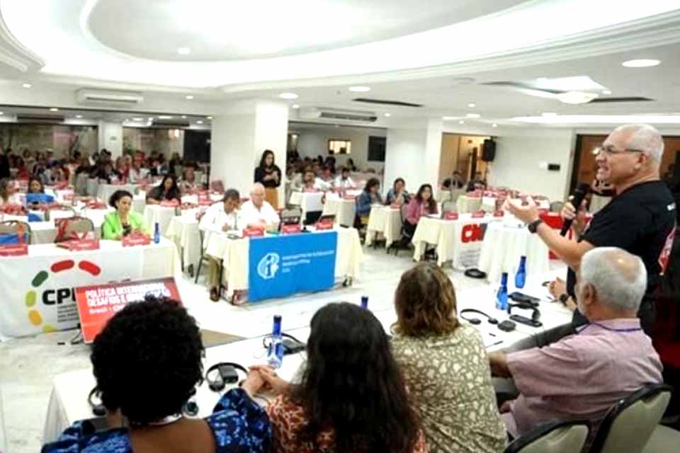 Rumos da Educação: SINTERO participa de Encontro Regional pela Educação Pública em Brasília