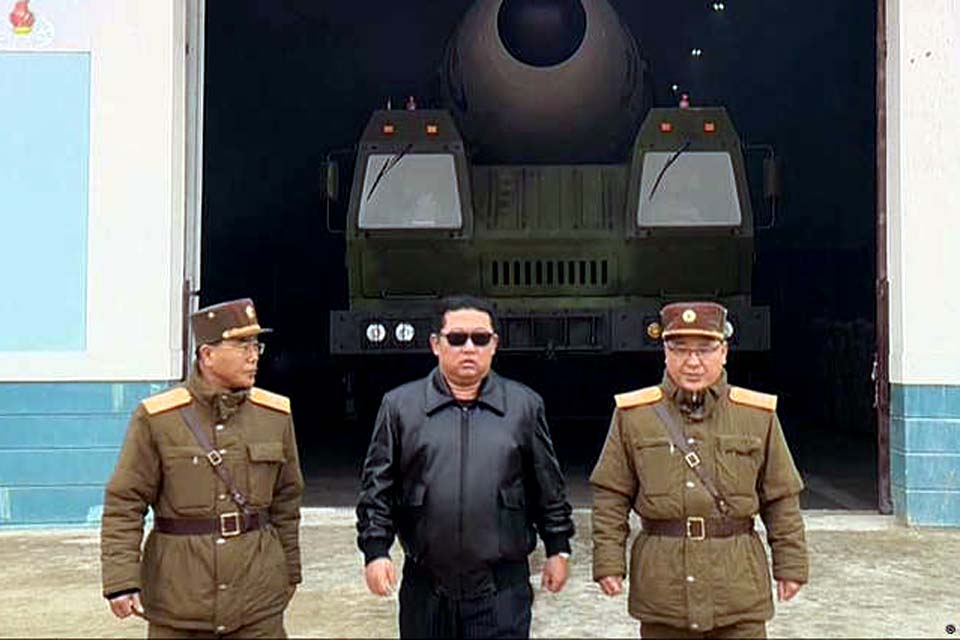 Coreia do Norte é acusada de forjar lançamento de 