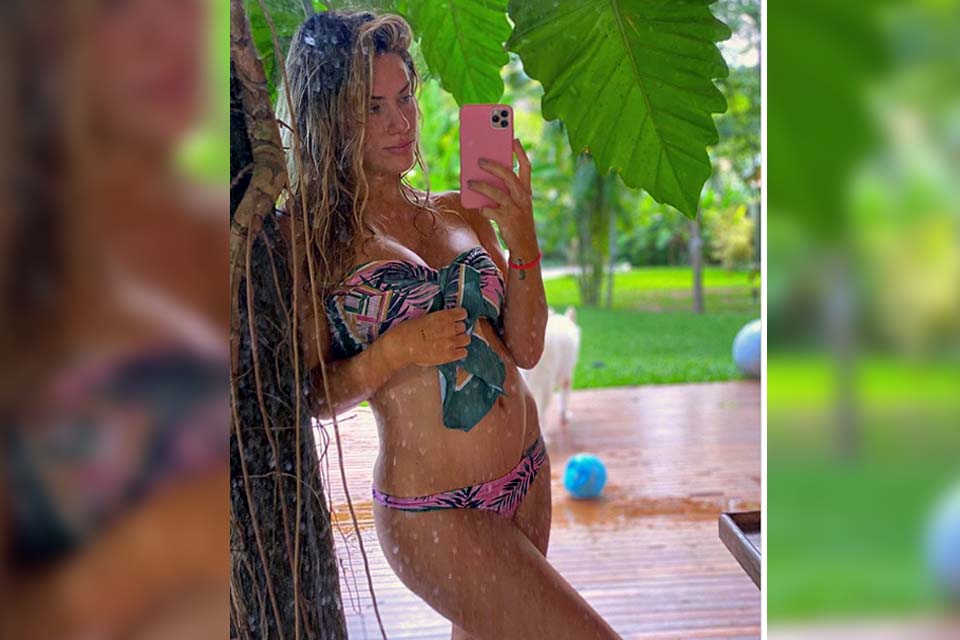 Em foto de biquíni, Gio Ewbank exibe barriguinha de grávida