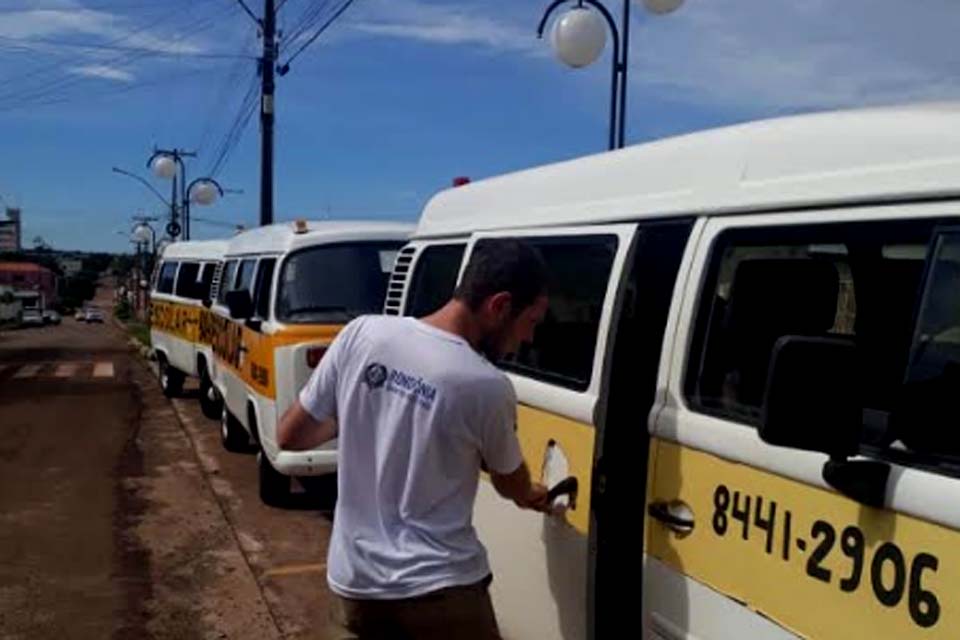Veículos de transporte escolar passam por vistoria; ano letivo começará no início de fevereiro
