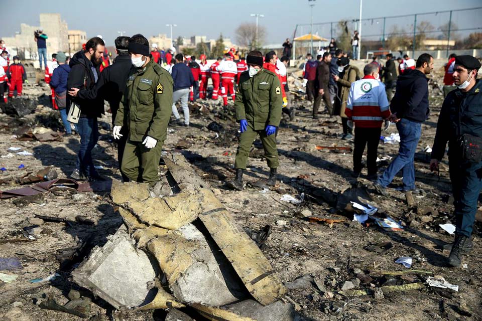 Irã admite abate de avião ucraniano com míssil e reconhece erro