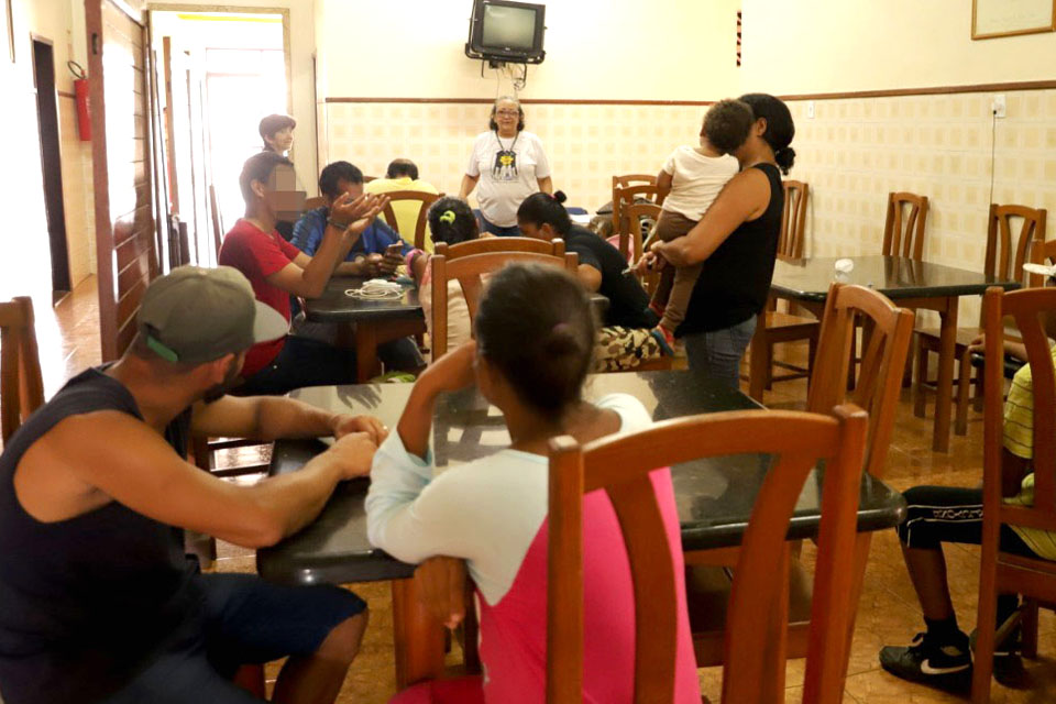 Imigrantes venezuelanos recebem atendimento da Prefeitura de Porto Velho