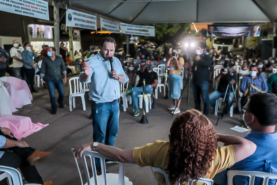 Presidente da ALE-RO, Alex Redano participa do lançamento do Tchau Poeira em Santa Luzia do Oeste