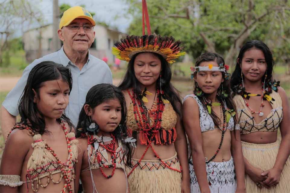 A retórica do pobrismo amazônico e o silêncio histórico de Confúcio Moura