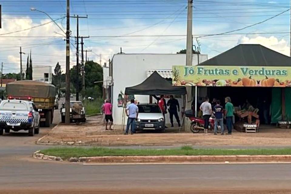 Assalto a frutaria termina com homen baleado em Vilhena 