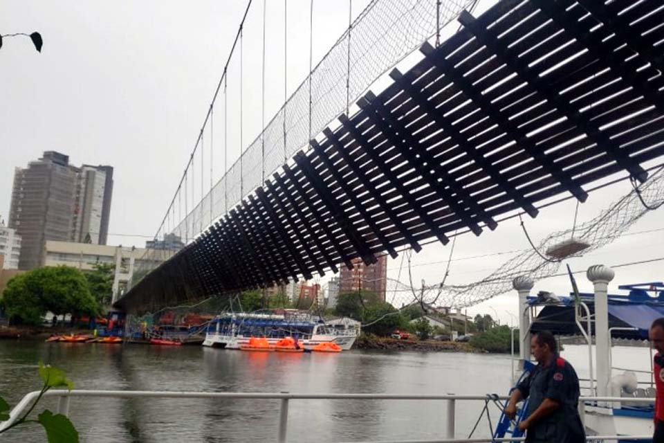 Ponte entre o Rio Grande do Sul e Santa Catarina cede com 100 pessoas