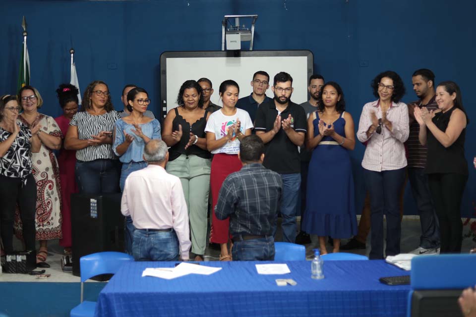 Secretário de Educação dá posse aos conselheiros do Fundeb; cerimônia ocorreu no auditório da Semed