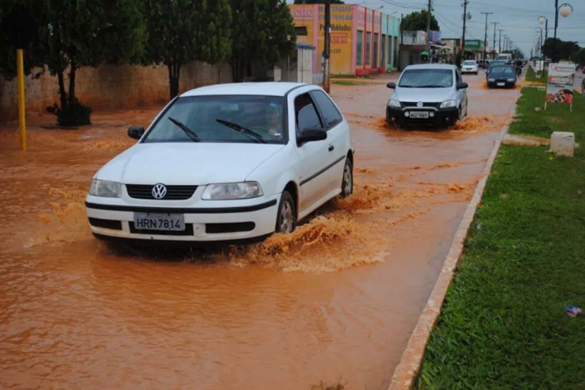 Vilhena anuncia investimento de R$ 8 milhões para combater alagamentos históricos