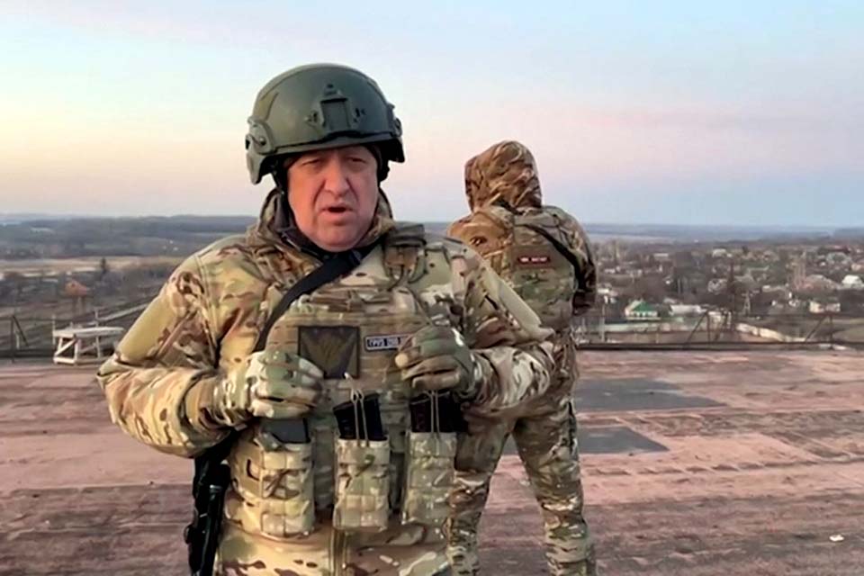 Líder do Grupo Wagner contradiz Putin: 