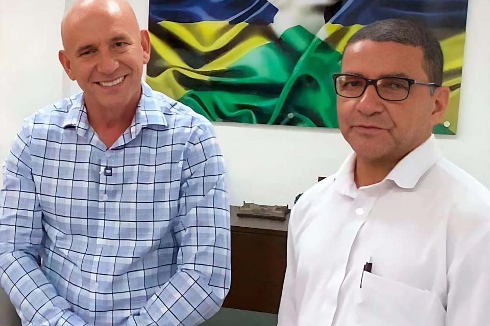 Deputado Ezequiel Neiva anuncia investimento para atender escola em Alto Alegre com equipamentos