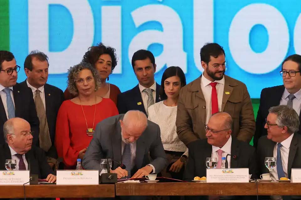 Lula sanciona taxação de compras internacionais de até 50 dólares