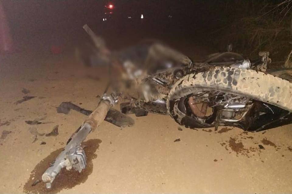 Motociclista sem capacete é socorrido em estado grave após sofrer acidente