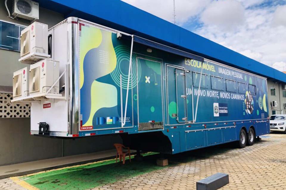 Escola Móvel do Idep está com inscrições abertas para curso de Manicure e Pedicure, até sexta-feira, 10