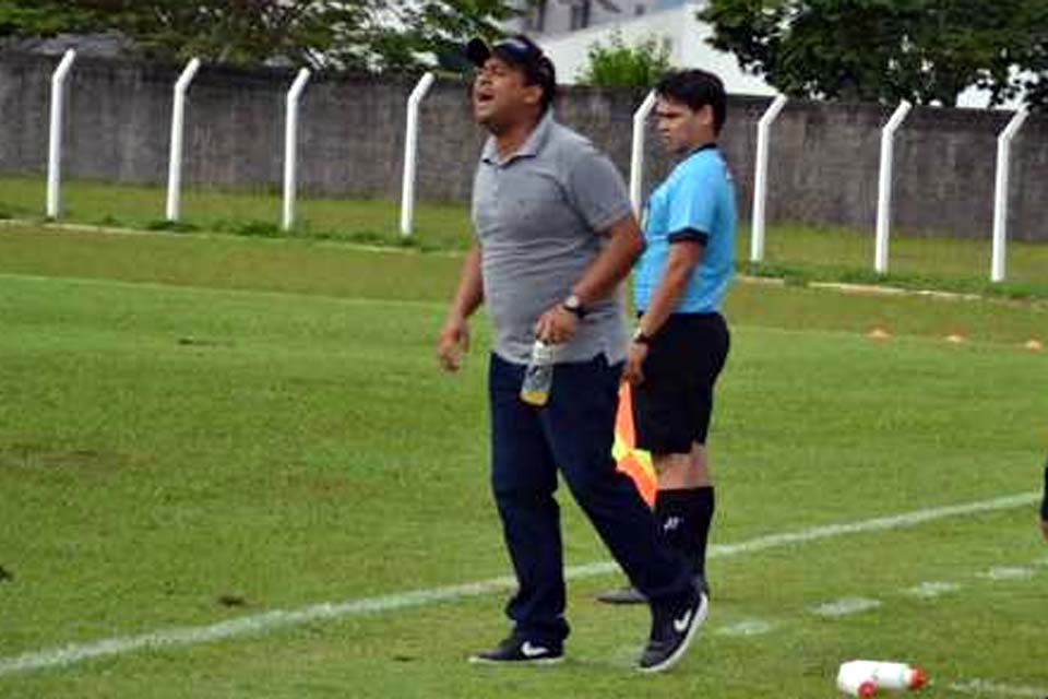 Vilhenense anuncia demissão do técnico Tiago Batizoco