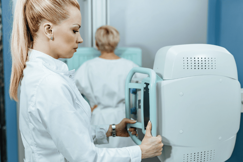 Parceria do MPRO e Hospital de Amor leva exames gratuitos de mamografia e papanicolau para a Vila Princesa em Porto Velho