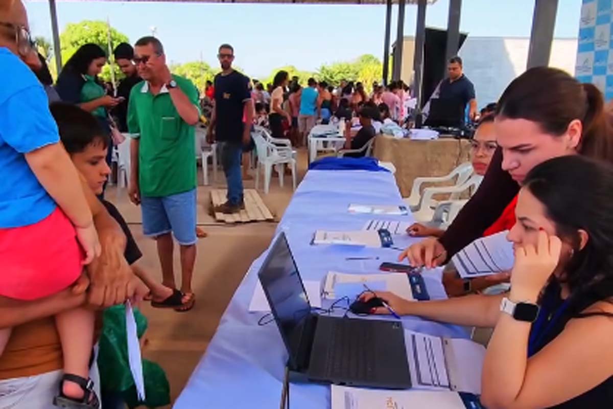 Prefeitura realiza Cerimônia de Entrega de Títulos e o lançamento da 5ª Fase do Distrito Bom Futuro
