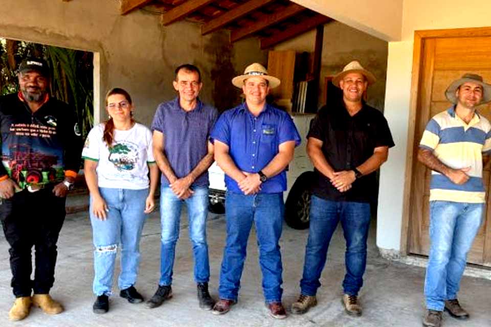 Semagri participa de reunião na zona Rural para discutir demandas de produtores 