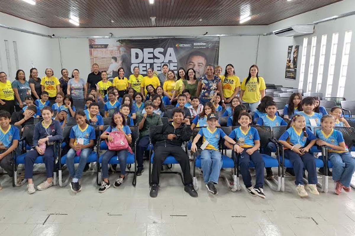 Projeto Agente Mirim participa de ação educativa na Escola Pública de Trânsito durante a Semana Nacional do Trânsito