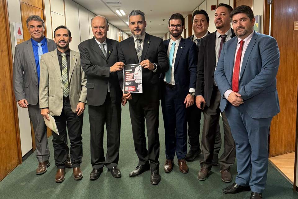 Câmara aprova projeto do Deputado Thiago Flores que criminaliza exercício ilegal da medicina veterinária 