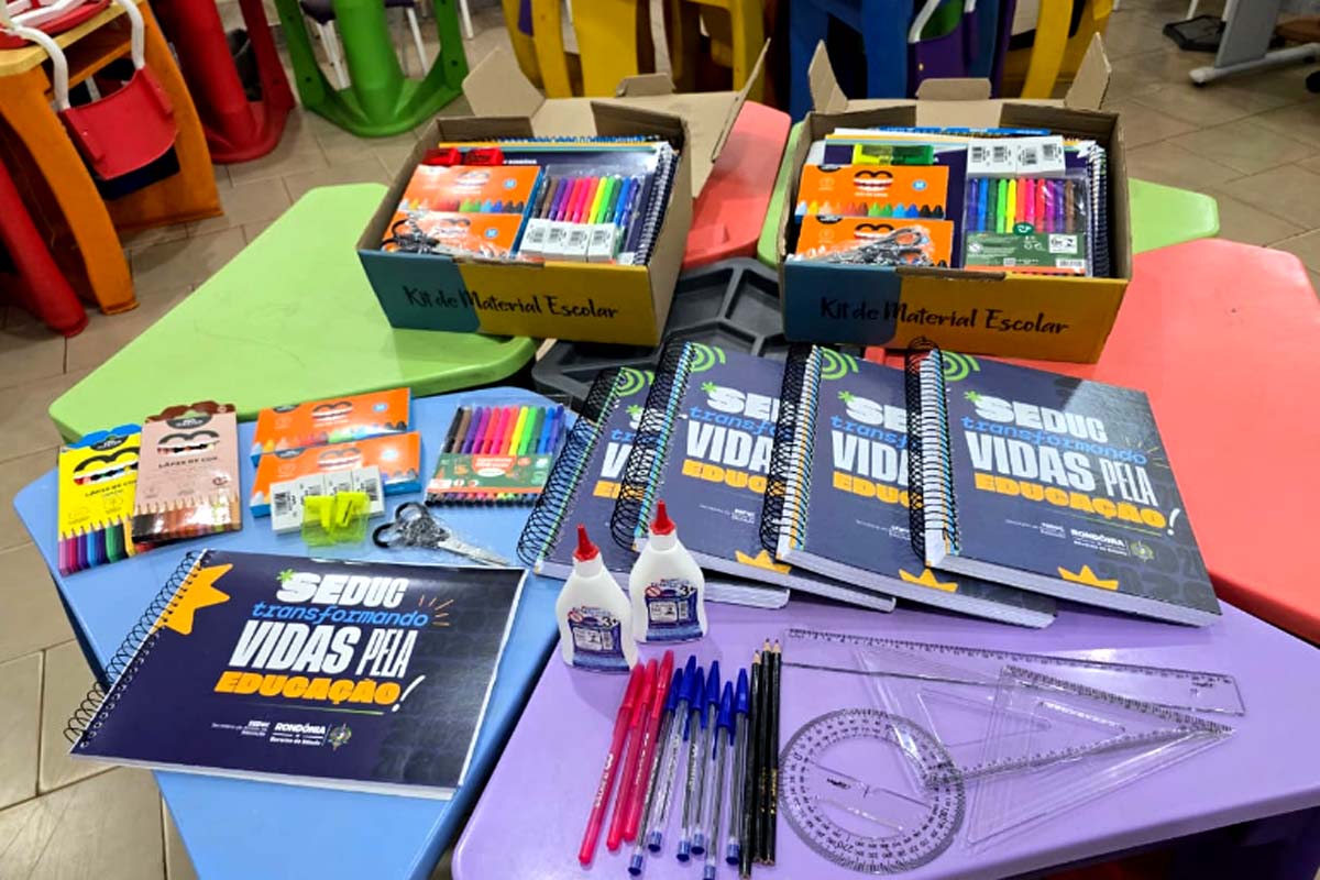 Guajará-Mirim recebe 2.366 kits escolares para fortalecer a educação na rede municipal