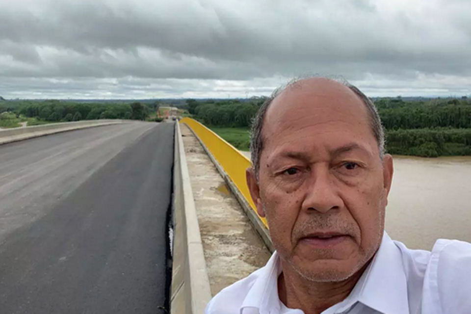 Deputado federal Coronel Chrisóstomo visita e fiscaliza as obras da ponte de Abunã