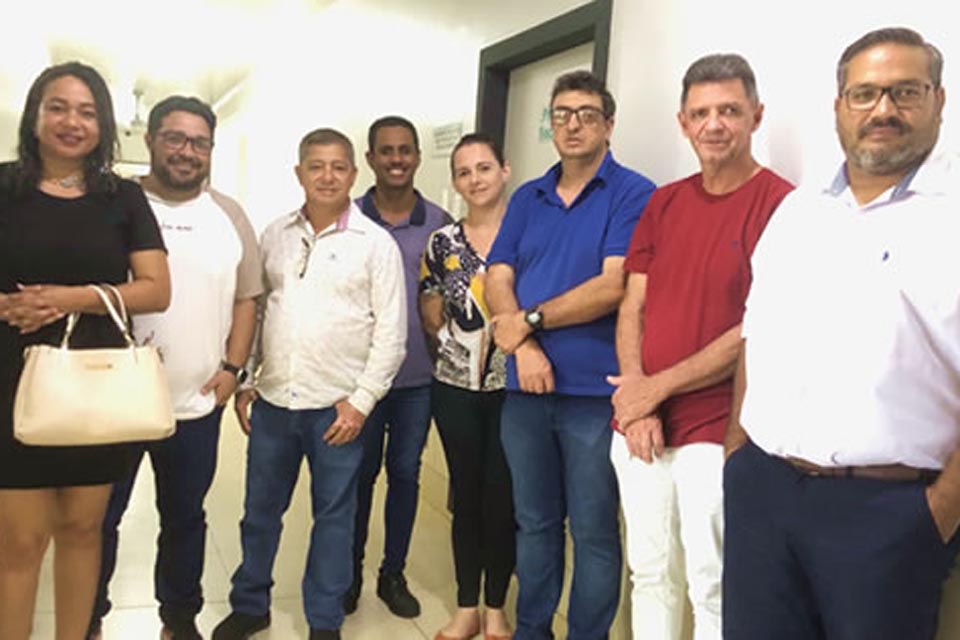Representantes de Theobroma visitam Hospital Municipal na Estância Turística 