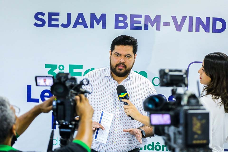 Em coletiva, deputados destacam a importância do 3º Fórum dos Legisladores Municipais