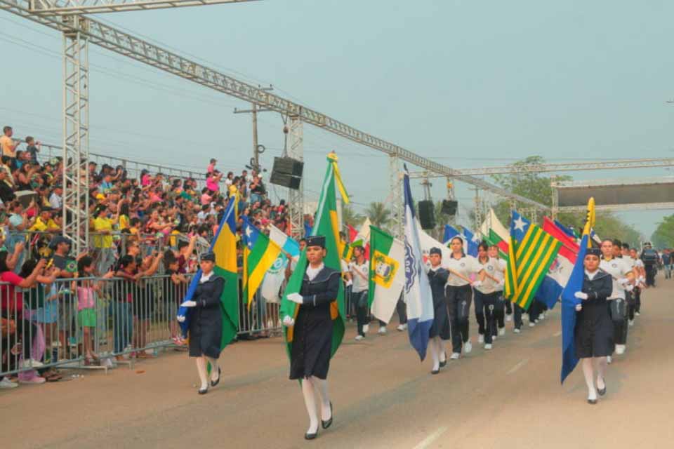 Escolas estaduais se preparam para participar de desfile cívico da Independência promovido pelo governo de RO