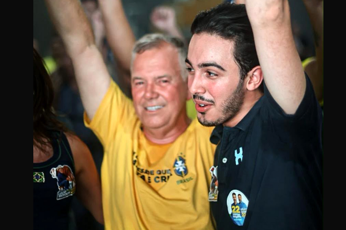 Lúcio Mosquini puxa carreata de Flávio Bolsonaro neste sábado em Jaru