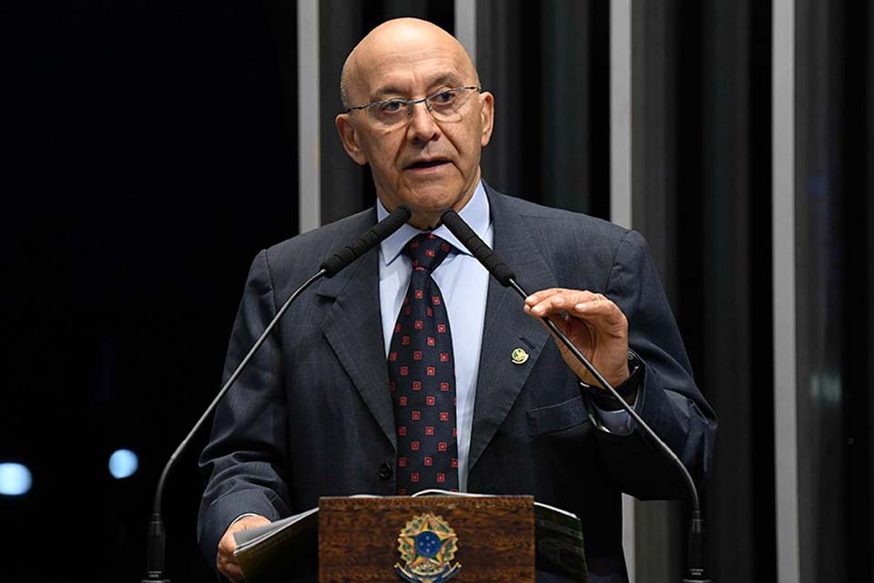 Criado pelo PT: Confúcio Moura defende o Programa Mais Médicos no Plenário do Senado Federal