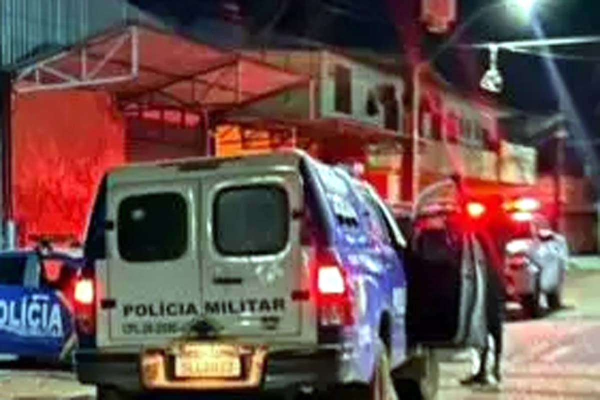 Homem é morto com tiro espingarda calibre 12 na cabeça 