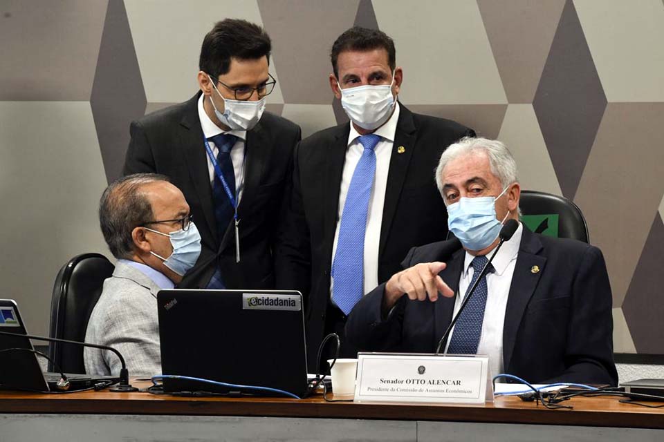 Senadores querem ouvir Cade sobre suposto cartel de combustíveis