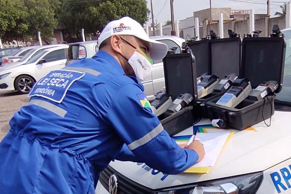 8º Batalhão de Polícia Militar recebe quatro bafômetros do Detran