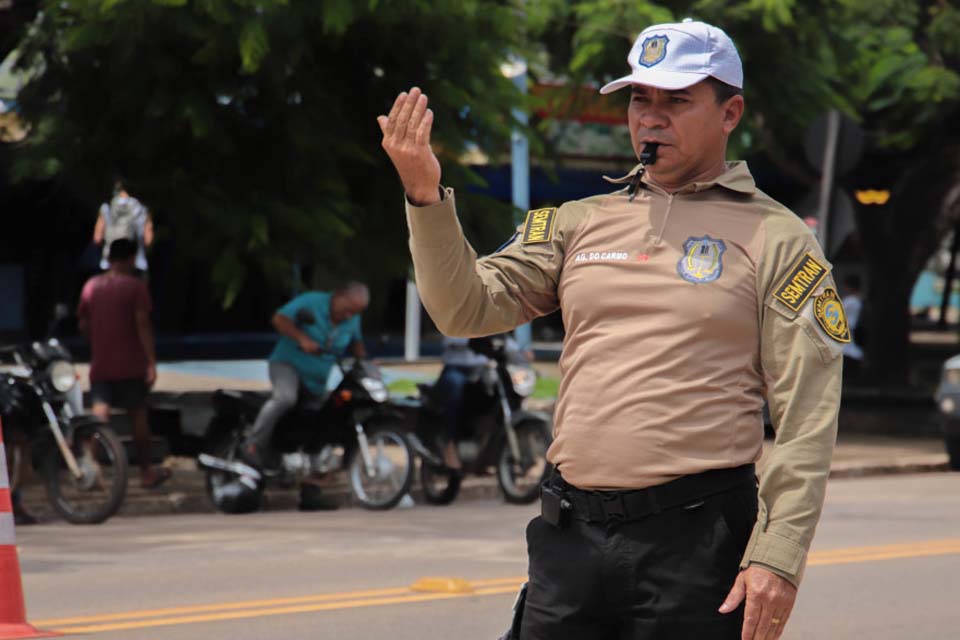 Agente de trânsito fala da importância da profissão e mudanças na cidade