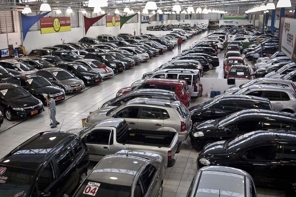 Confiança da indústria cresce 0,7 ponto na prévia de fevereiro