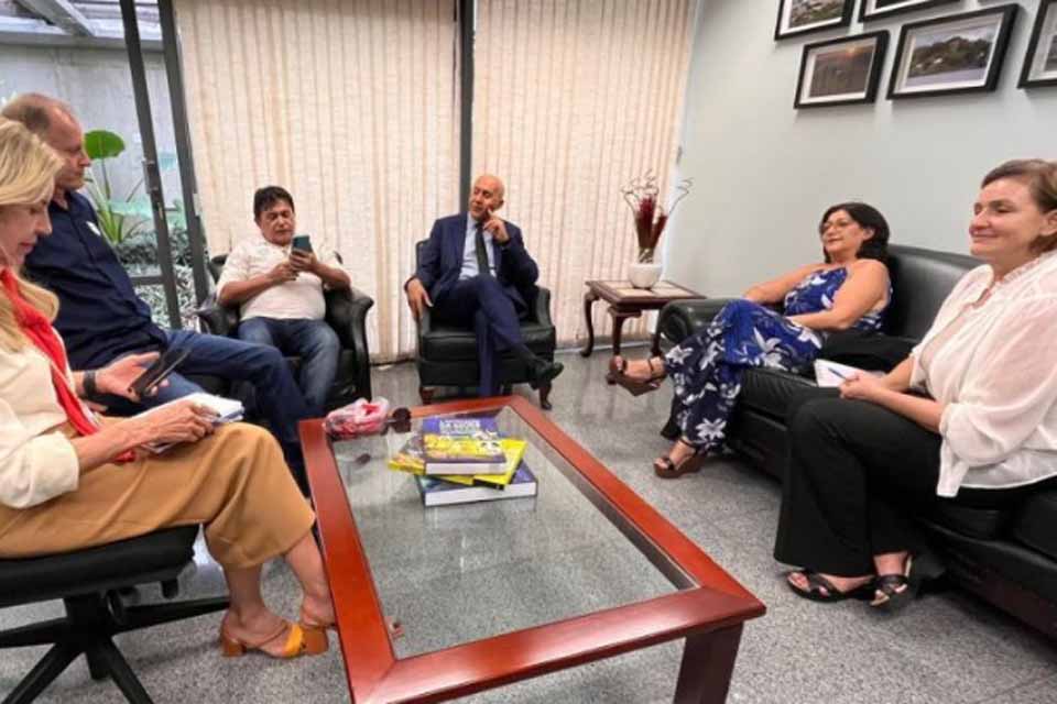 SINTERO reúne com senador Confúcio Moura para tratar da situação dos federais transpostos