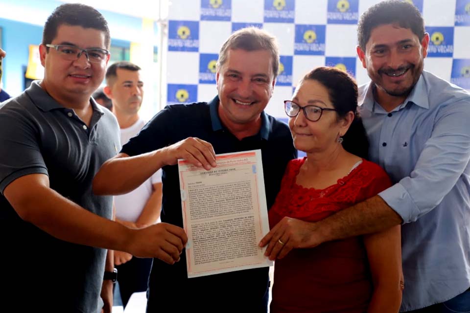 Entrega de documentos agrada e cria expectativa com milhares de escrituras; no período de 2017 a 2019 foram entregues 6.239 títulos