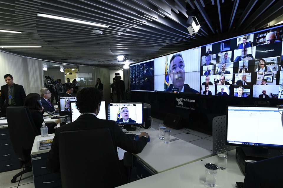 Senado vota hoje auxílio de R$ 600 para autônomos e informais