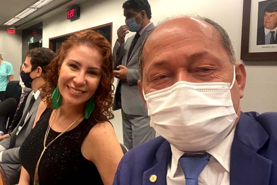 Vice-presidente da Comissão de Meio Ambiente, Deputado Coronel Chrisóstomo, se reúne com Carla Zambelle para traçar metas